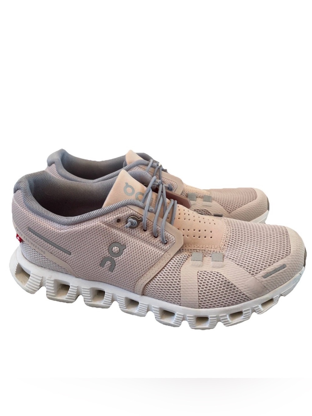 On Running Women’s Cloud 5 Light Pink Shell/White Size 6 Tennis Shoes